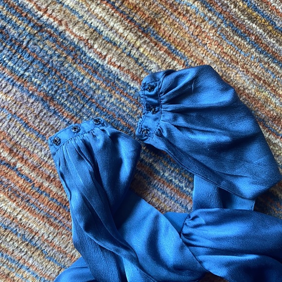 Halter neck top with open back - Picture 5 of 7